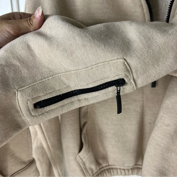 Pretty little thing Sand Oversized Zip Front Sweatshirt size small. - Picture 11 of 16